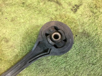 ミッションマウント（上） SUBARU LANCASTER OEM 41040AE010 BHE 2002 EZ30