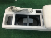 手套箱与扶手 SUBARU OUTBACK OEM 92111AG060WA 92111AG260WA BP9 2005 gold 39J