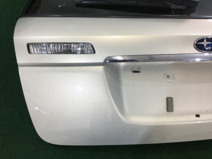 Porta da bagageira SUBARU OUTBACK OEM 60809AG0029P, 60809AG0039P, 96031AG000GA, 84261AG142GA, 84261AG143GA BP9 2005 gold 39J