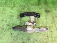 คานรองเกียร์ธรรมดา 41021FC010 41021AC470 41021AC330 SUBARU LANCASTER