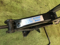 千斤顶 SUBARU LANCASTER OEM 97030AC061 BH9 1998
