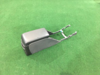 手套箱与扶手 SUBARU LANCASTER OEM 92111AE010AC BH9 2001 Silver 1U2