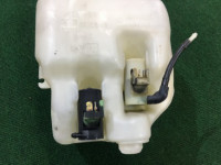 กระปุกน้ำฉีดกระจก SUBARU LANCASTER OEM 86610AE010 BH9 2001 EJ254