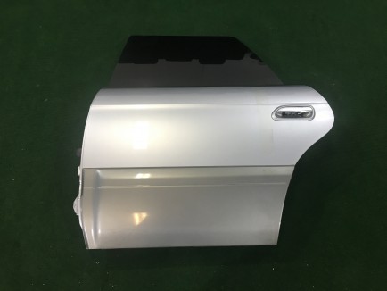 Porta traseira esquerda SUBARU LANCASTER OEM 60400AE430 BH9 2001 Silver 1U2