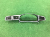 メーターパネルベゼル SUBARU LANCASTER OEM 66180AE000 BH9 2001 Silver 1U2
