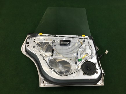 左リアドア SUBARU LEGACY OEM 60400AE410 BH9 2001 Silver 01G