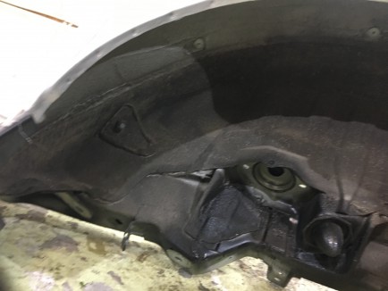 Guarda-lamas traseiro esquerdo SUBARU LEGACY OEM 51410AE150 BH9 2001 Silver 01G