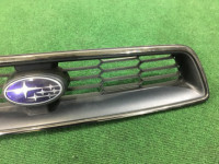 Grelha do radiador SUBARU LEGACY OEM 91121AE400 BH9 2001 Silver 01G