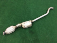 ท่อไอเสียท่อนกลาง SUBARU LEGACY OEM 44200AE050 44200AE051 BH9 2001 EJ254