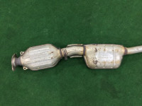 ท่อไอเสียท่อนกลาง SUBARU LEGACY OEM 44200AE050 44200AE051 BH9 2001 EJ254