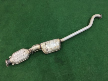 ท่อไอเสียท่อนกลาง SUBARU LEGACY OEM 44200AE050 44200AE051 BH9 2001 EJ254