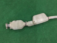 ท่อไอเสียท่อนกลาง SUBARU LEGACY OEM 44200AE050 44200AE051 BH9 2001 EJ254