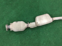 ท่อไอเสียท่อนกลาง SUBARU LEGACY OEM 44200AE050 44200AE051 BH9 2001 EJ254