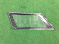 Стекло багажника правое SUBARU LEGACY OEM 65210AE000NB 65210AE001NB BH9 2001