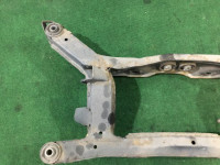 คานรองเครื่อง задняя SUBARU LANCASTER OEM 20152AE000 20152AE001 BHE 2000 EZ30