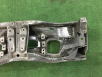 Travessa dianteira SUBARU LANCASTER OEM 20101AE011 20101AE012 BHE 2000 EZ30
