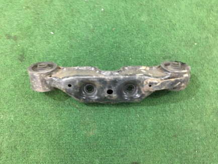 Differential mount SUBARU LANCASTER OEM 41310AE020 BHE 2000 EZ30