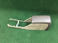 ช่องเก็บของและที่วางแขน 92111AE010AD SUBARU LANCASTER