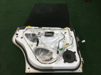 Porta traseira esquerda SUBARU LANCASTER OEM 60400AE430 BHE 2000 white / grey 0U4