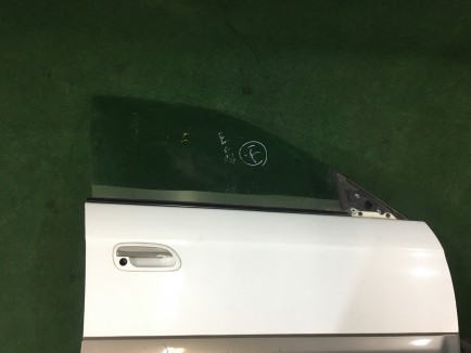 Puerta delantera derecha SUBARU LANCASTER OEM 60009AE040 60009AE060 BHE 2000 white / grey 0U4