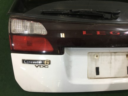 ประตูท้าย SUBARU LANCASTER OEM 60800AE040 BHE 2000 white / grey 0U4