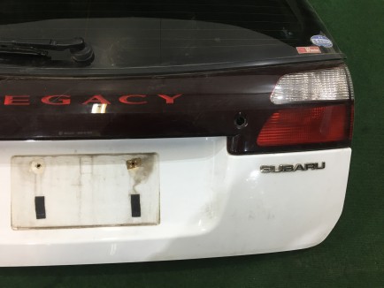 ประตูท้าย SUBARU LANCASTER OEM 60800AE040 BHE 2000 white / grey 0U4