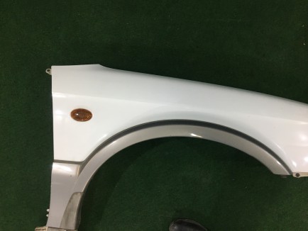 右フロントフェンダー SUBARU LANCASTER OEM 57120AE021 BHE 2000 white / grey 0U4