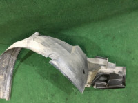 右フロントインナーフェンダー SUBARU LANCASTER OEM 59110AE020 BHE 2000 white / grey 0U4