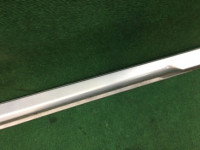 右サイドシル SUBARU LANCASTER OEM 91111AE080LG BHE 2000 white / grey 0U4
