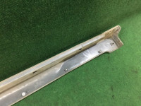 右サイドシル SUBARU LANCASTER OEM 91111AE080LG BHE 2000 white / grey 0U4