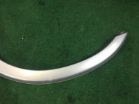 Ensanchador de aleta derecho SUBARU LANCASTER OEM 91111AE020LG BHE 2000 white / grey 0U4