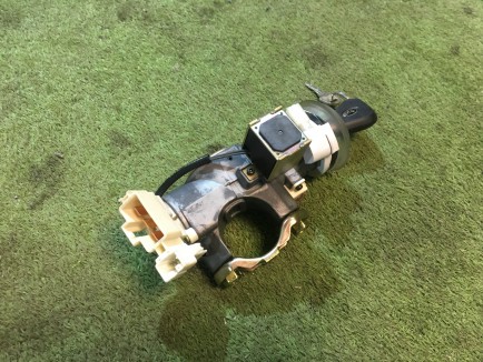 Ignition lock SUBARU LEGACY OEM 57491AG091 BP5 2004 white pearl 36J