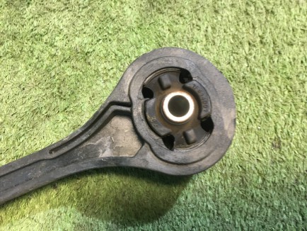 变速箱上支座 SUBARU LEGACY OEM 41040FE000 BP5 2004 EJ204