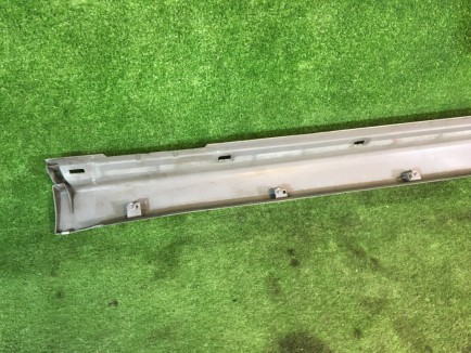ชายบันไดขวา SUBARU LEGACY OEM 96051AG000WZ BP5 2004 white pearl 36J