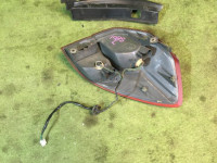 左尾灯 SUBARU LEGACY OEM 84201AG010 84201AG011 BP5 2004