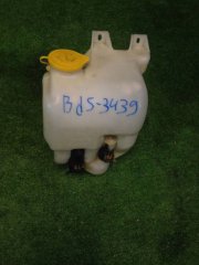 กระปุกน้ำฉีดกระจก 86610AC000, 86610FC000 SUBARU LEGACY