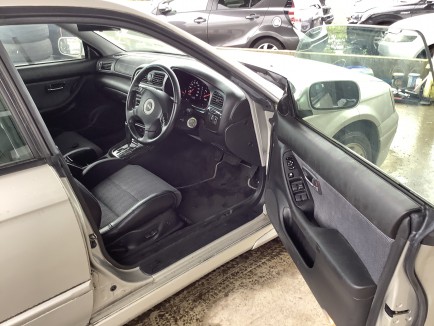 SUBARU LEGACY B4 BE5 2000