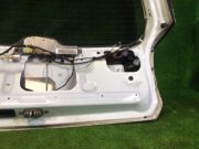 ประตูท้าย SUBARU LEGACY OEM 61700AC000, 84251AC090 BG5 1997 белый 51E