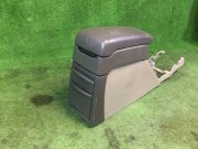 ช่องเก็บของและที่วางแขน SUBARU LANCASTER OEM 92111AE010AD BH9 1998 green 8K4