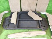 Tapizado del maletero SUBARU LANCASTER OEM 95066AE020GG, 95065AE020GG, 95067AE050GG, 95067AE040GG BH9 1998 beige 8L5