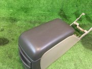 Porta-luvas e apoio de braço SUBARU LANCASTER OEM 92111AE010AD BH9 1999 beige 8L5