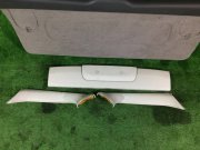 Tapizado del portón SUBARU LANCASTER OEM 94320AE010AD, 94320AE011AD BH9 1999 beige 8L5