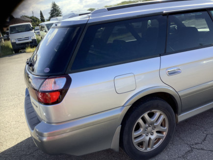 SUBARU LANCASTER BH9 2001