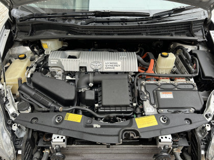 TOYOTA PRIUS ZVW30 2013