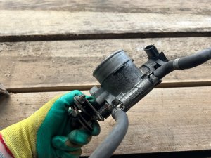 ลิ้นปีกผีเสื้อ SUBARU LEGACY OEM 16118AB310 BG5 1998 EJ20DD AT
