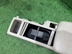 Porta-luvas e apoio de braço кожа SUBARU OUTBACK OEM 92111AG000WA BPE 2004 GOLD 39J
