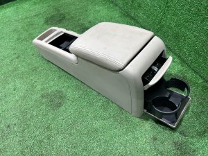 Porta-luvas e apoio de braço кожа SUBARU OUTBACK OEM 92111AG000WA BPE 2004 GOLD 39J