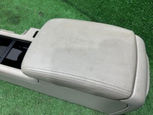 Porta-luvas e apoio de braço кожа SUBARU OUTBACK OEM 92111AG000WA BPE 2004 GOLD 39J