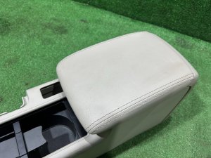 グローブボックス・アームレスト кожа SUBARU OUTBACK OEM 92111AG060WA BPE 2004 SILVER 39D, 3K3