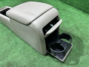 グローブボックス・アームレスト кожа SUBARU OUTBACK OEM 92111AG060WA BPE 2004 SILVER 39D, 3K3